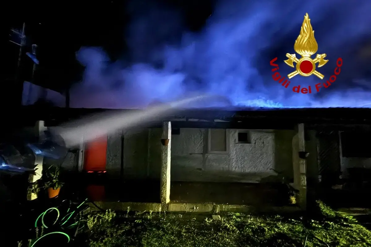 Incendio in un’azienda agrituristica di Porto Torres, gravi danni ma nessun ferito