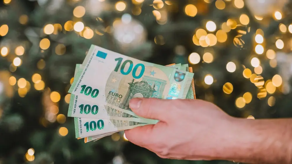 Tredicesima in arrivo per 36 milioni di italiani: boom di spesa e gettito fiscale