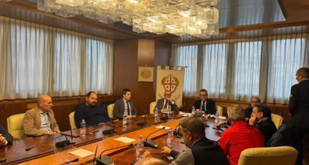 Eurallumina, operai sospendono la protesta in attesa del tavolo a Roma