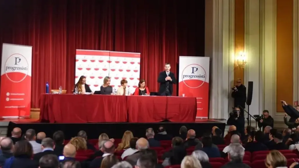 Progressisti, il congresso al Teatro delle Saline rilancia la leadership di Zedda