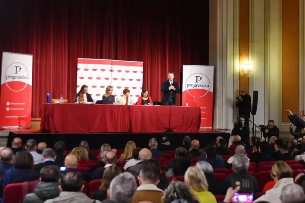 Progressisti, il congresso al Teatro delle Saline rilancia la leadership di Zedda