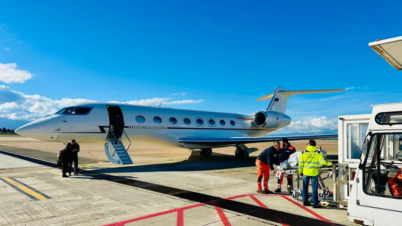 Trasporto d'urgenza per una neonata da Cagliari a Milano: intervento dell'Aeronautica Militare