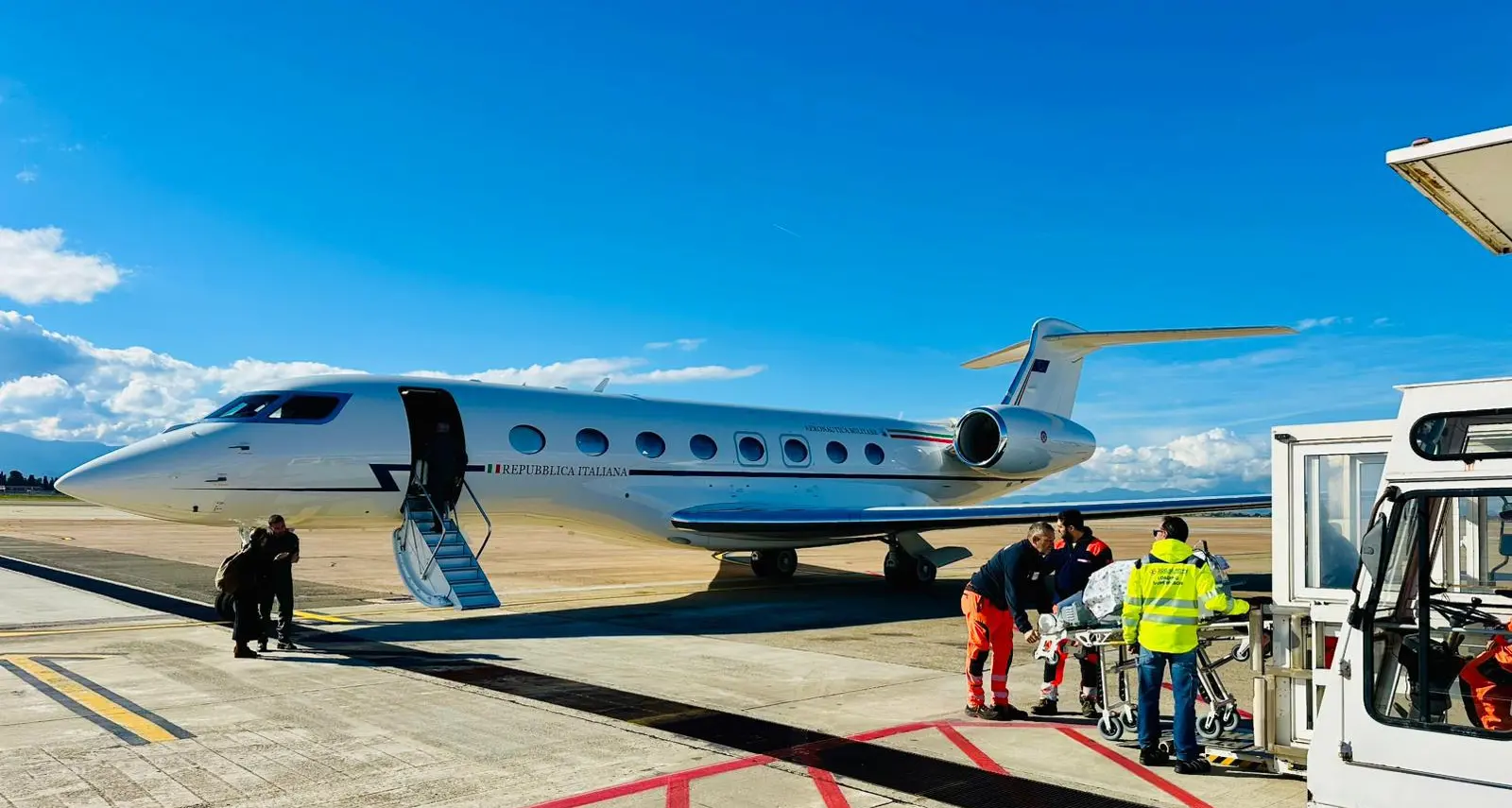 Trasporto d'urgenza per una neonata da Cagliari a Milano: intervento dell'Aeronautica Militare