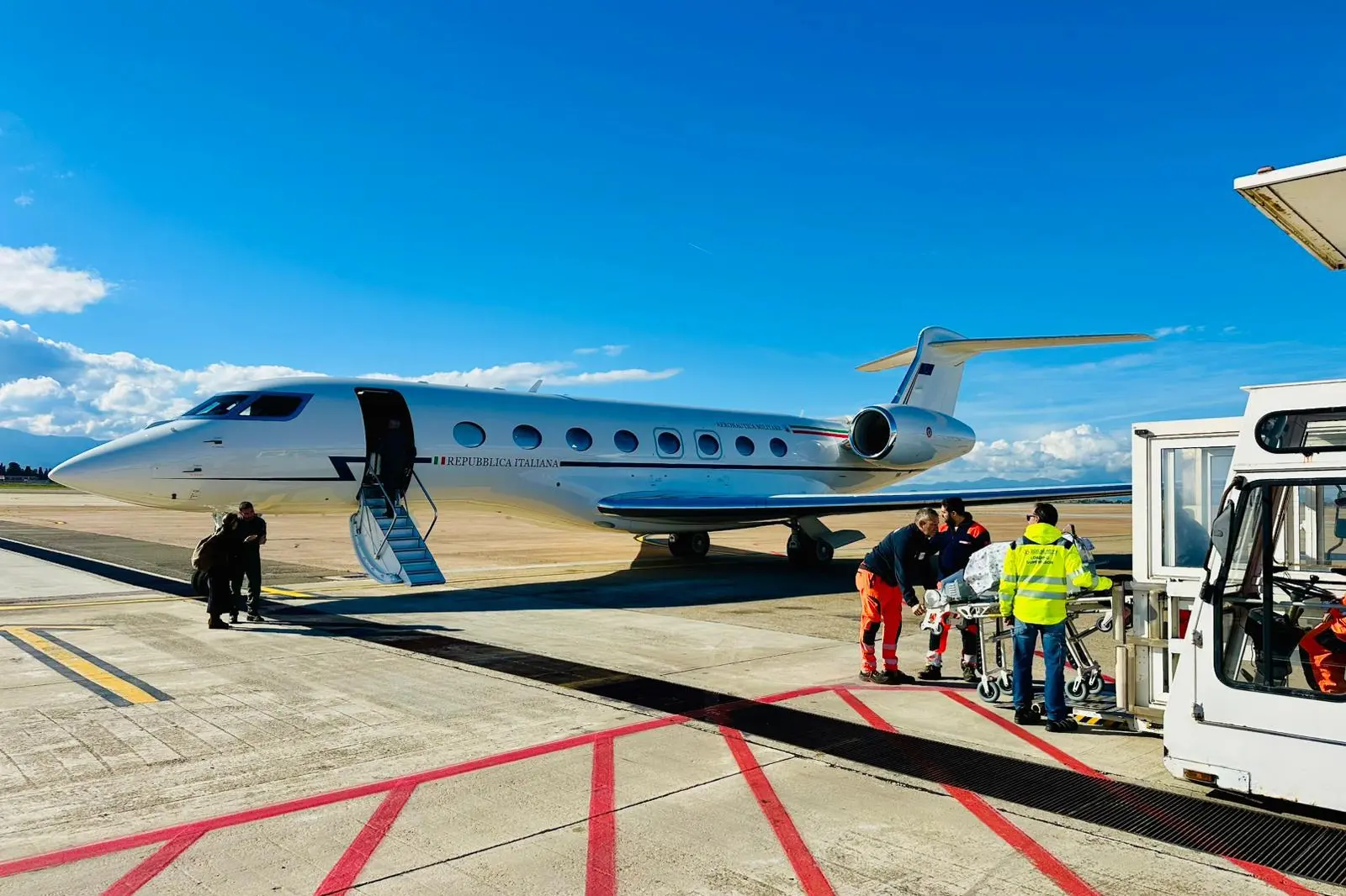 Trasporto d'urgenza per una neonata da Cagliari a Milano: intervento dell'Aeronautica Militare