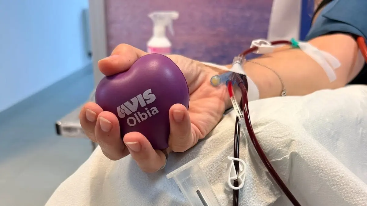 Avis Olbia: solidarietà e sicurezza con il nuovo mezzo per il trasporto del sangue a Berchiddeddu