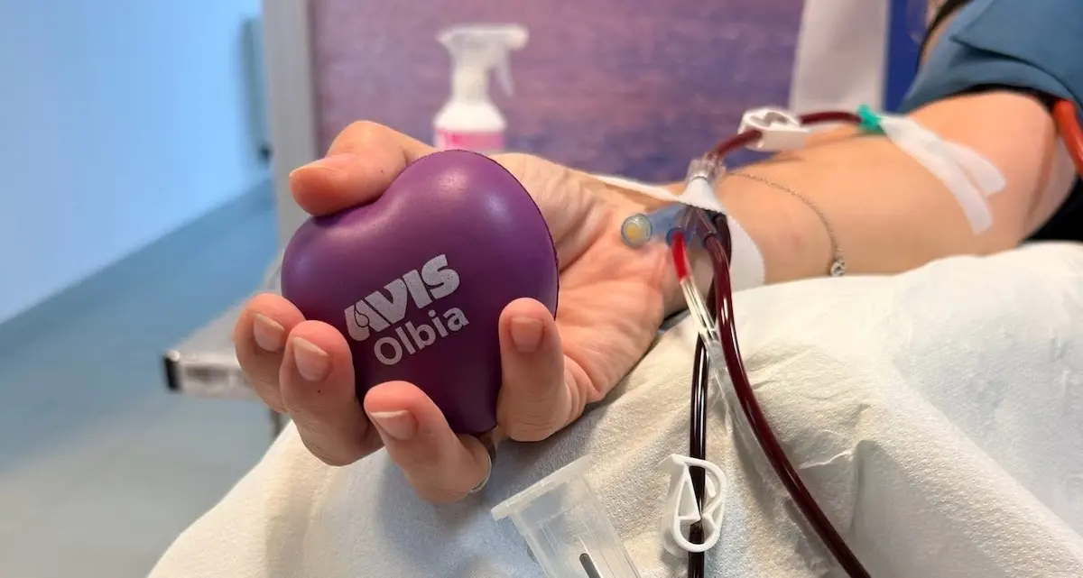 Avis Olbia: solidarietà e sicurezza con il nuovo mezzo per il trasporto del sangue a Berchiddeddu