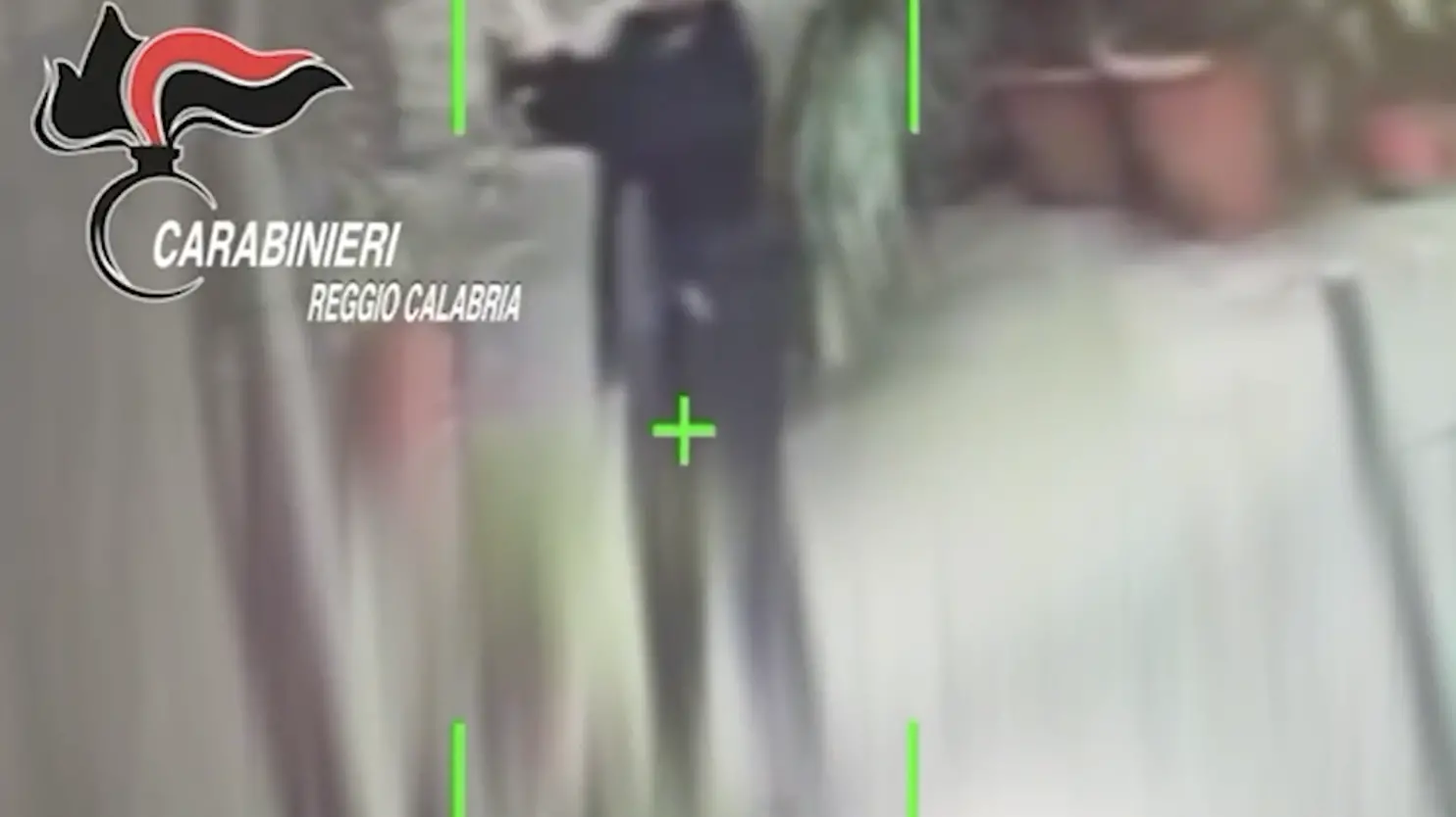 Si finge carabiniere e raggira un’anziana: arrestato, recuperati gioielli da 30mila euro