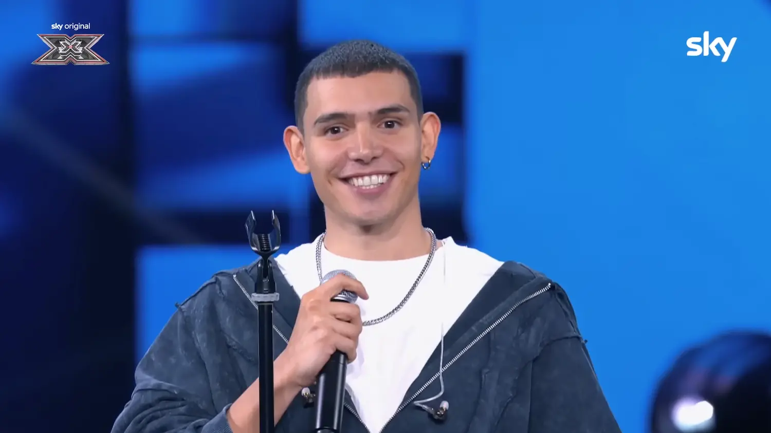 Sinnai si prepara a tifare eroCADDEO: doppia proiezione per la finale di X Factor