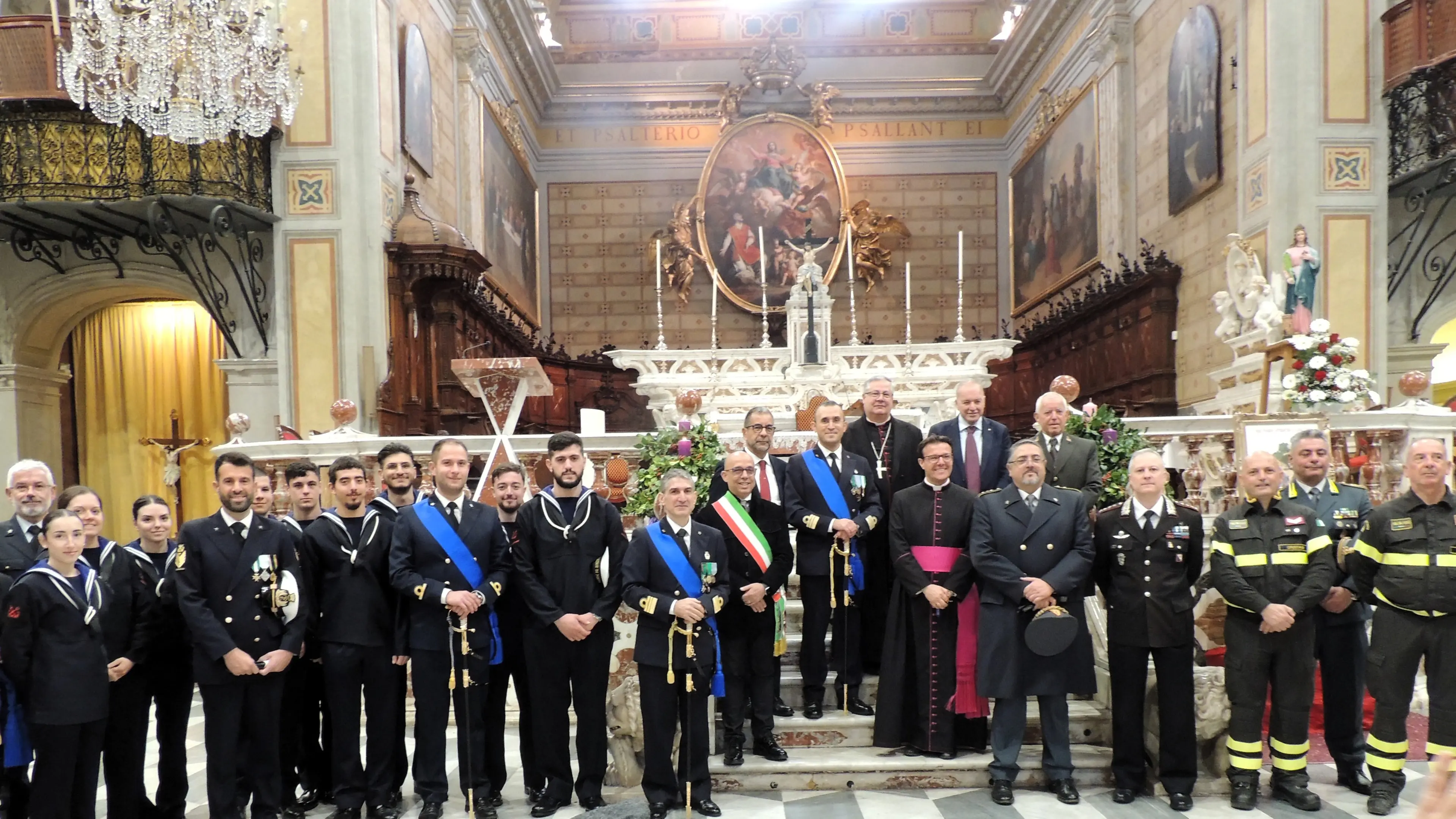 Oristano celebra Santa Barbara: unione tra Marina e Vigili del Fuoco