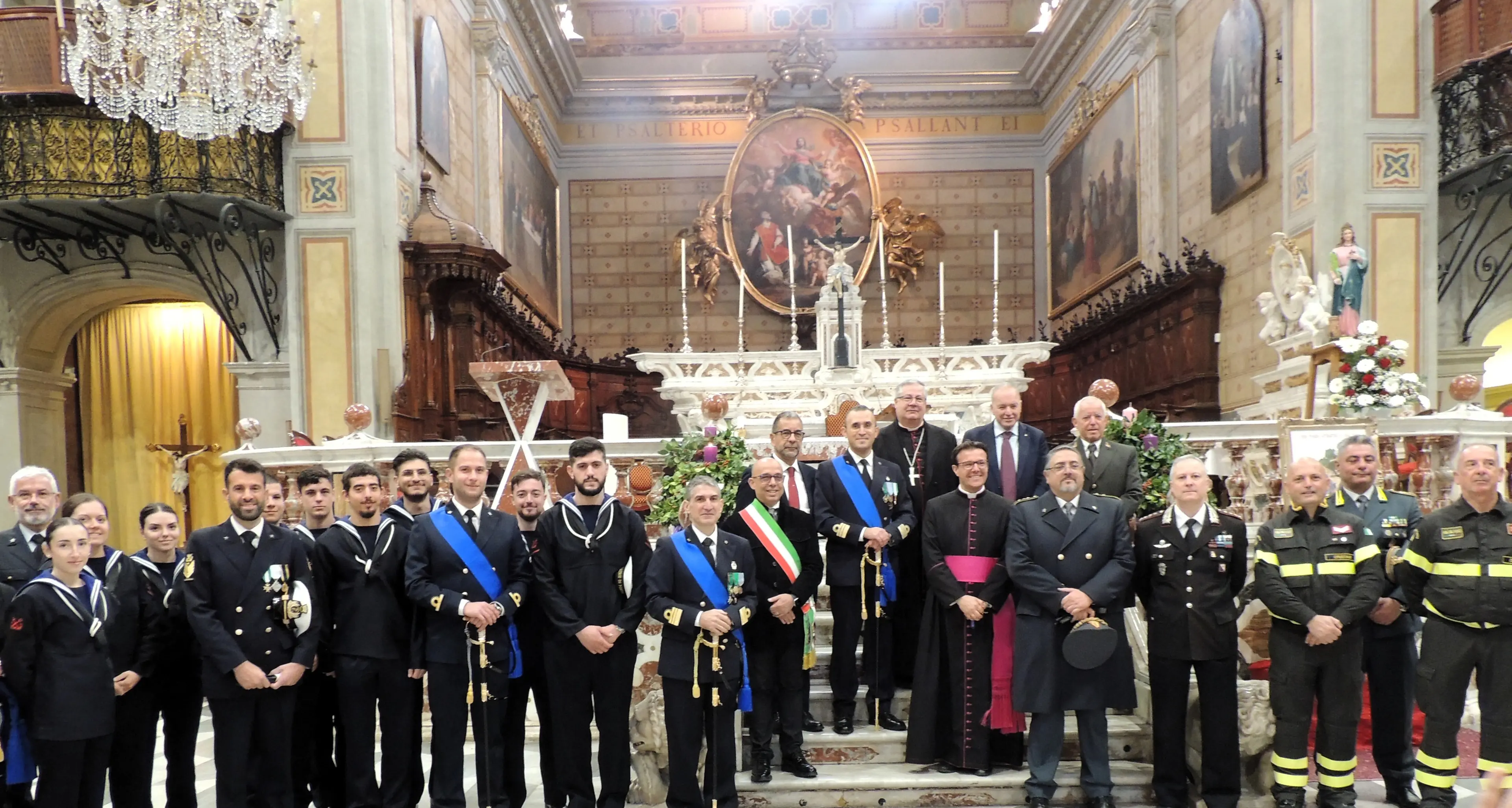 Oristano celebra Santa Barbara: unione tra Marina e Vigili del Fuoco