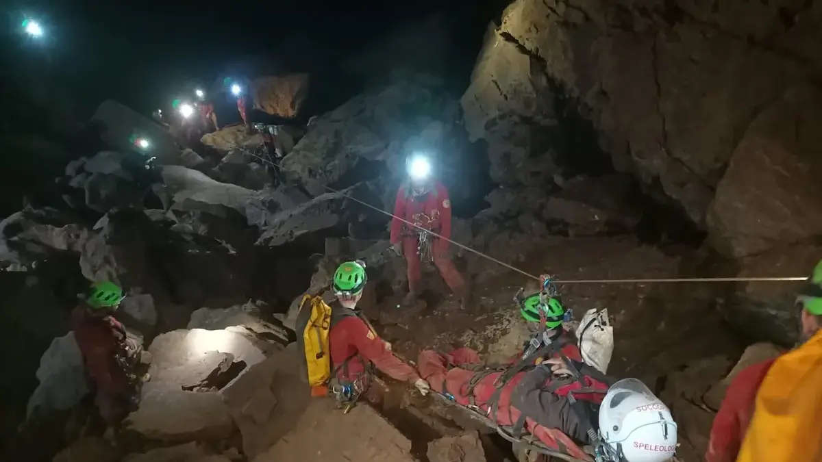 Soccorso speleologico a Oliena: 44 ore di intervento nella grotta Su Bentu