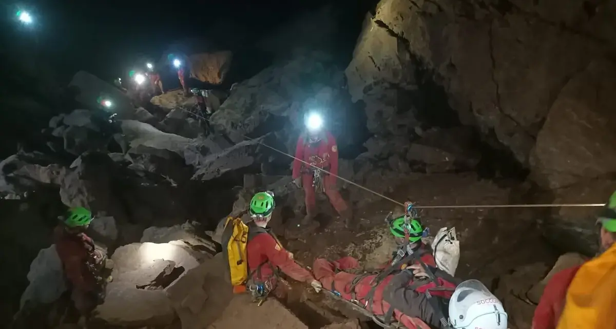 Soccorso speleologico a Oliena: 44 ore di intervento nella grotta Su Bentu