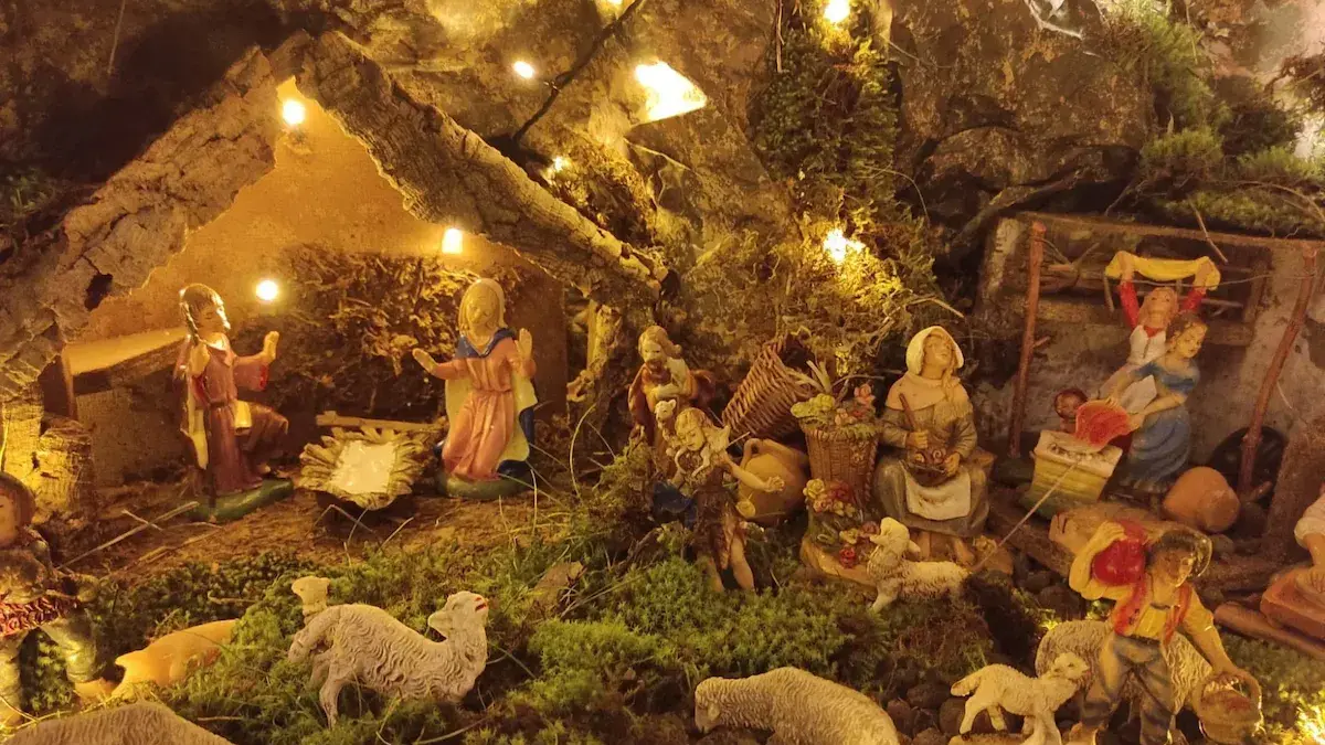 La storia del presepe: dalle catacombe di Priscilla al mondo moderno