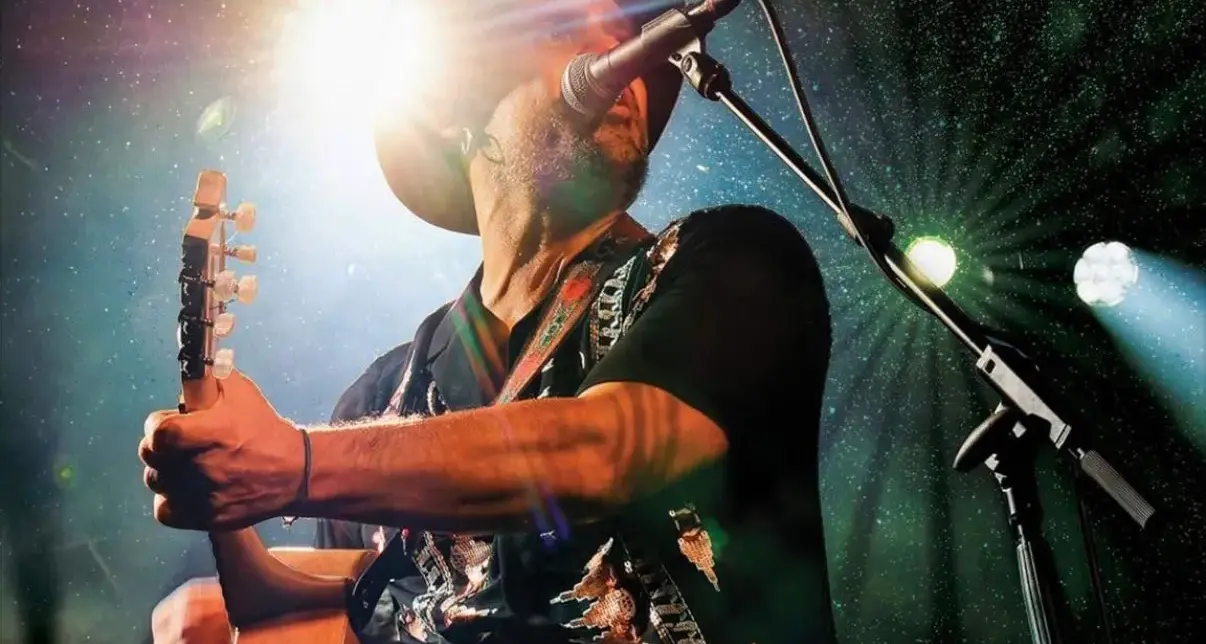 Capodanno a Iglesias: Mannarino in concerto per una notte indimenticabile