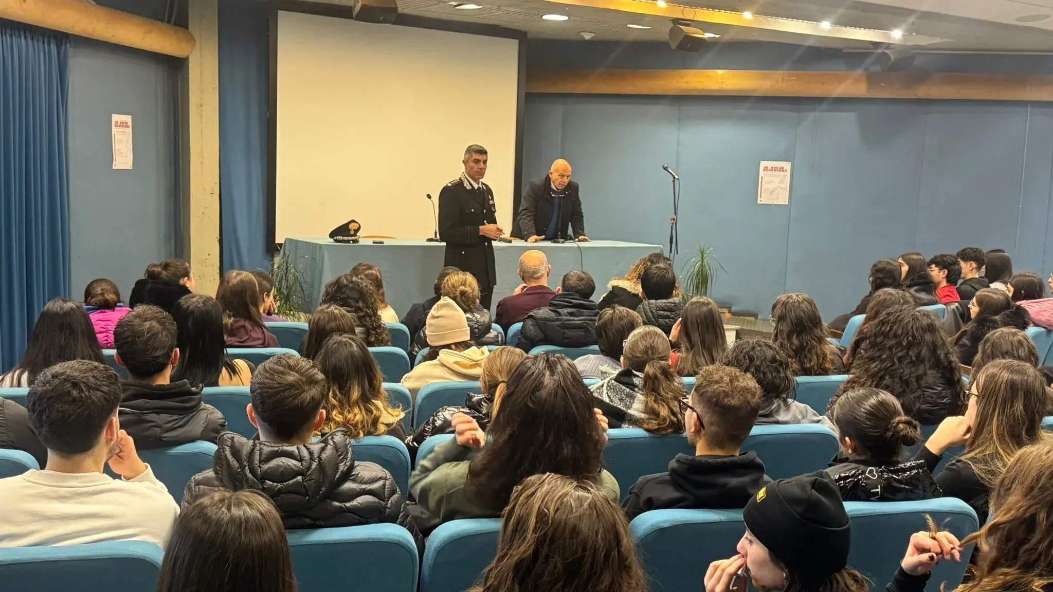 Educazione alla legalità: i Carabinieri dialogano con gli studenti di Nuoro