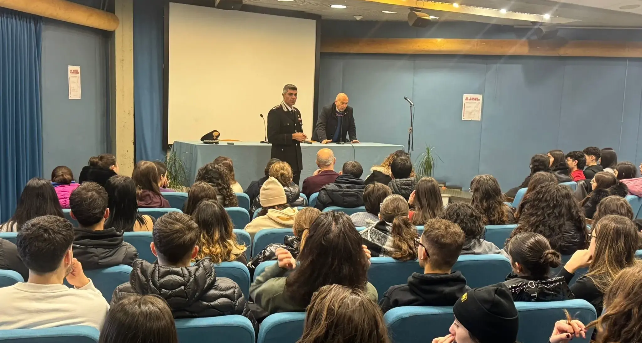 Educazione alla legalità: i Carabinieri dialogano con gli studenti di Nuoro