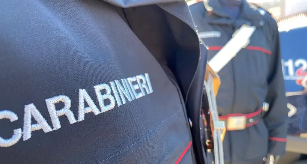 Al bar con un palo di ferro: minacce e tentata estorsione a Macomer, un arresto