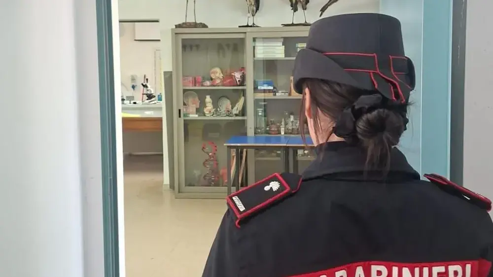 Iglesias. Acidi rovesciati durante la lezione di chimica: scuola evacuata per precauzione