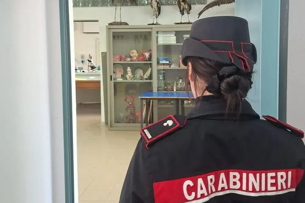 Iglesias. Acidi rovesciati durante la lezione di chimica: scuola evacuata per precauzione