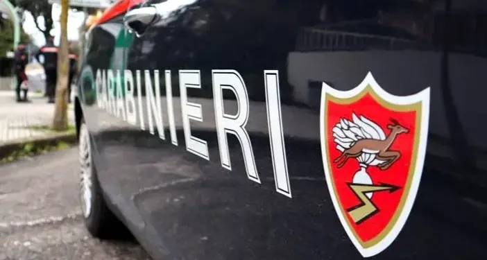 Birori. Ubriaco va in escandescenze in casa della madre, poi aggredisce soccorritore del 118