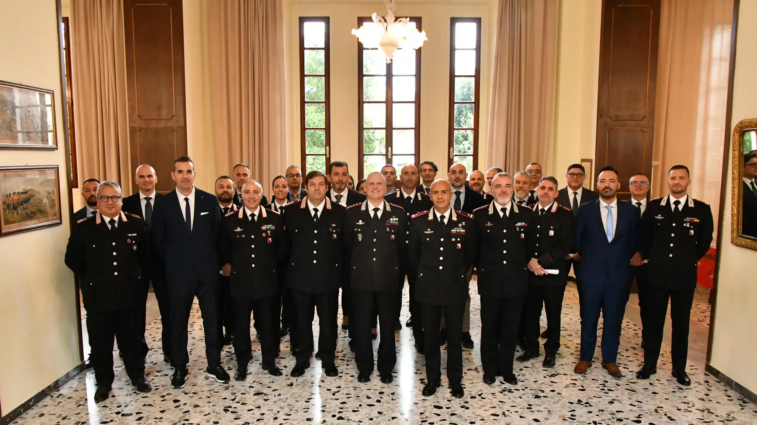 Cerimonia a Cagliari: encomi ai carabinieri per operazioni straordinarie