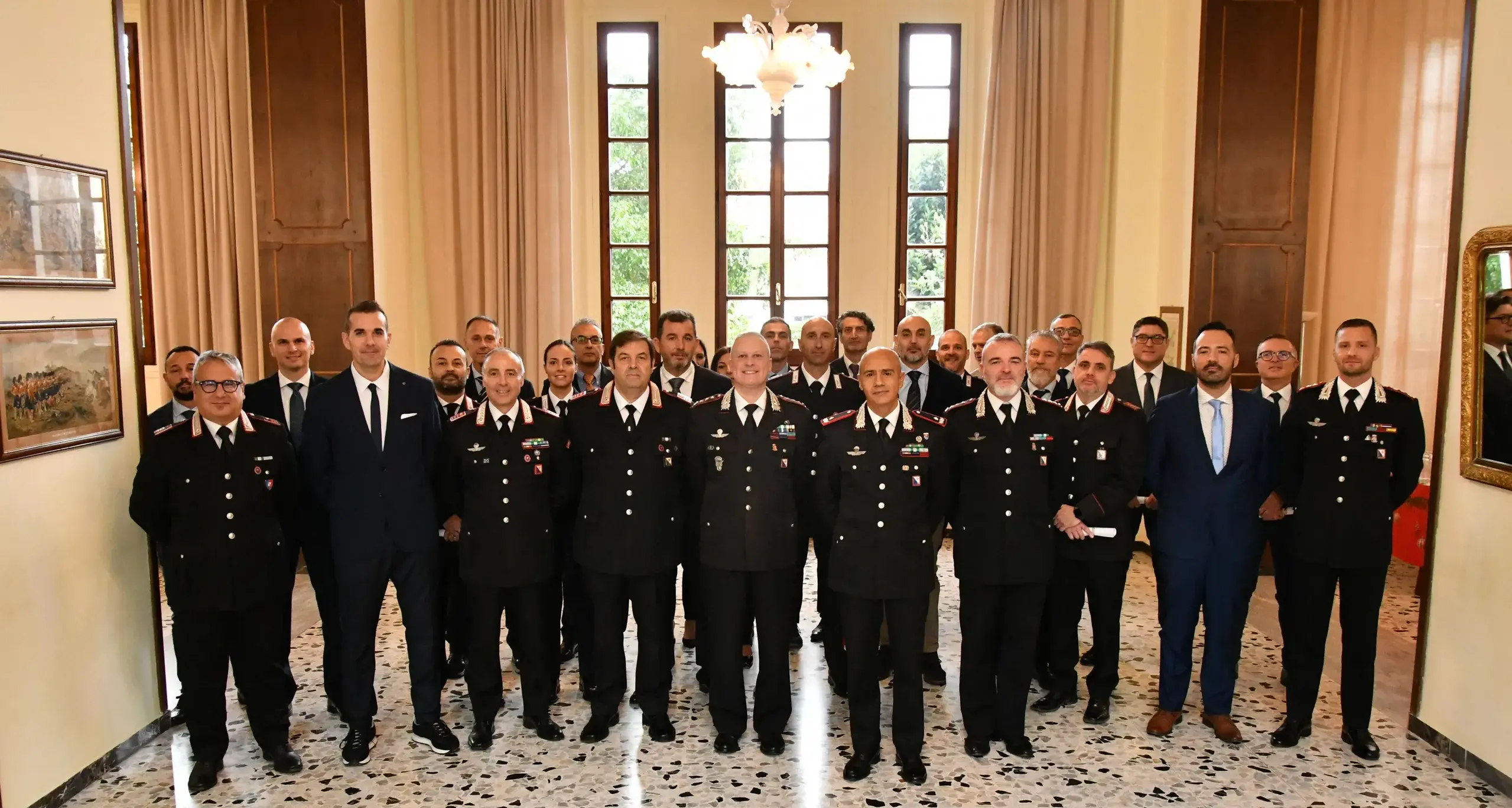Cerimonia a Cagliari: encomi ai carabinieri per operazioni straordinarie