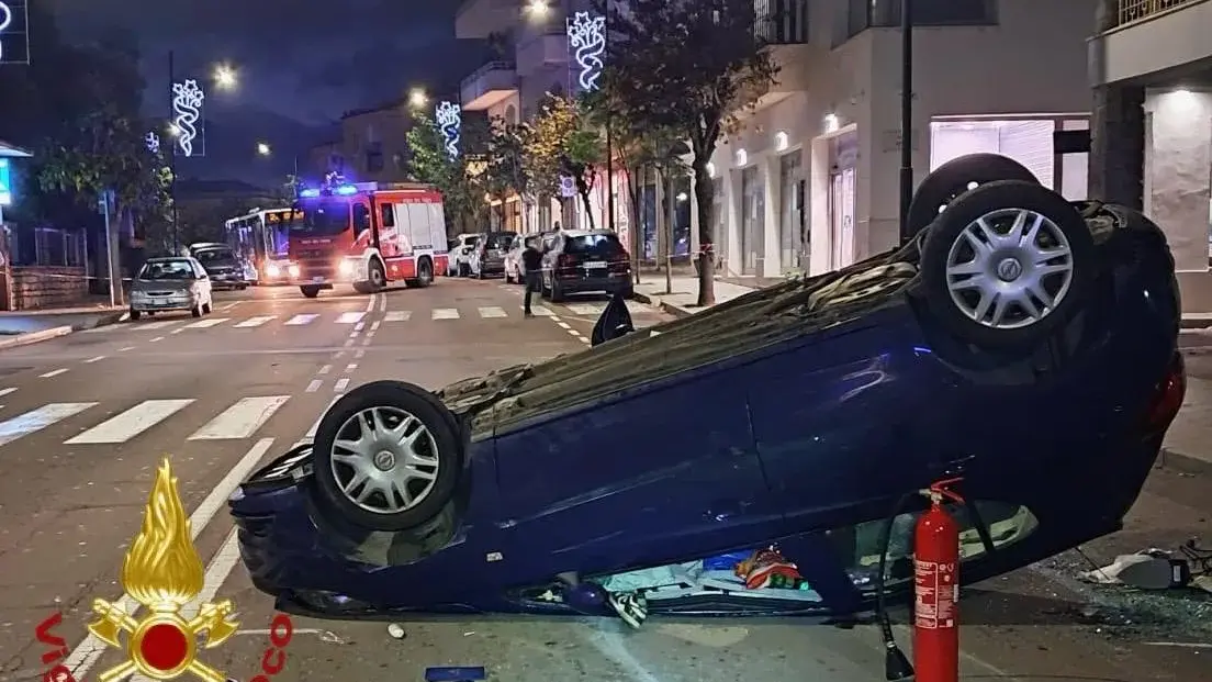 Violento scontro tra due auto all'alba a Olbia: due feriti in ospedale