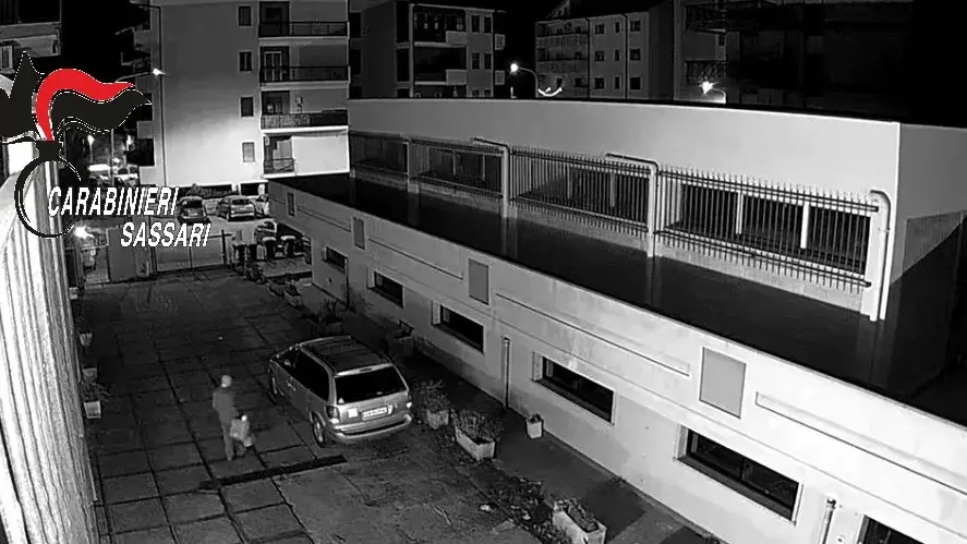 Incendi dolosi e atti persecutori a Sassari: un arresto