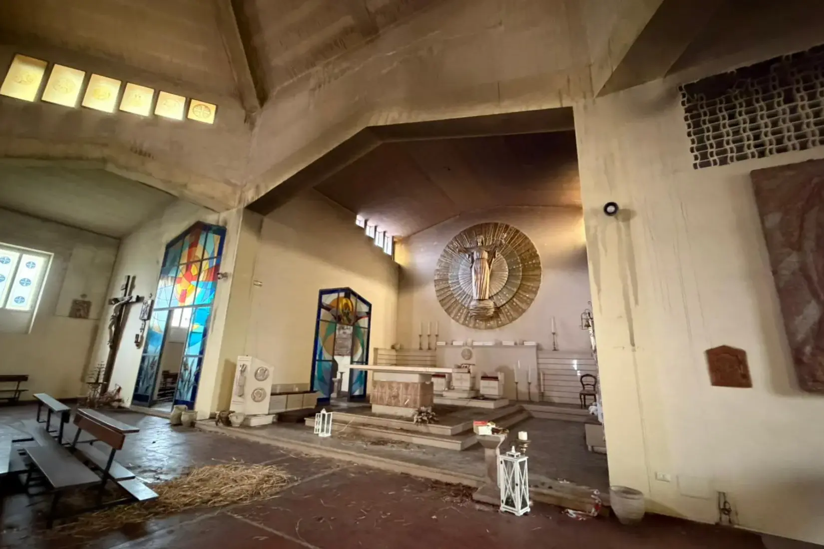 La chiesa di Cristo Re sarà restaurata dopo gli attentati incendiari, in arrivo 400mila euro