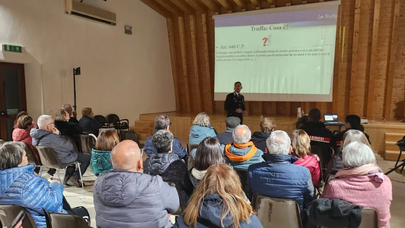 Convegno a Bitti: i Carabinieri in prima linea contro le truffe agli anziani