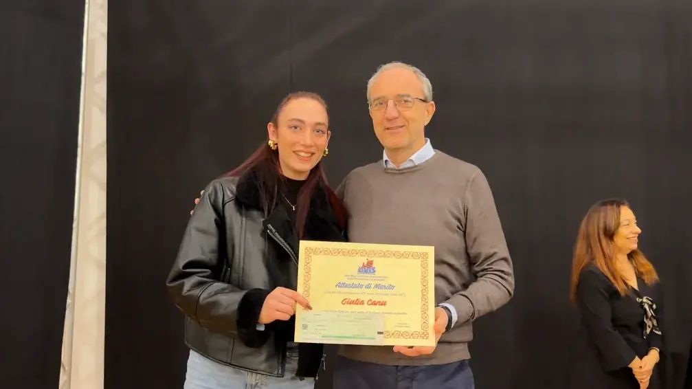 Avis Alghero e scuole unite per la solidarietà: premiati gli studenti donatori | VIDEO