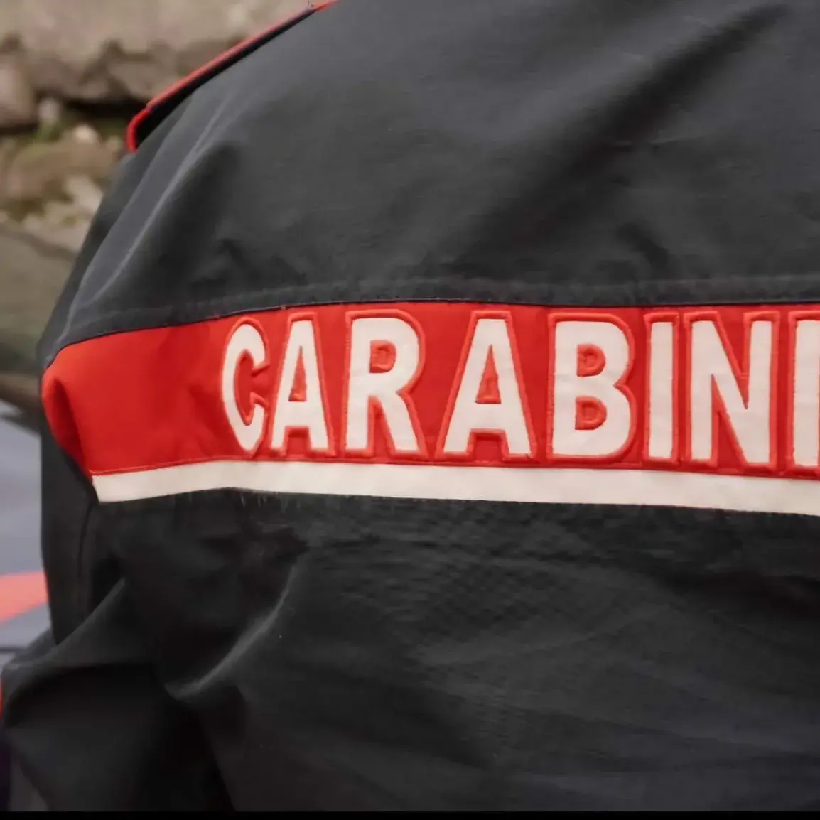 Minacce con il coltello al padre durante una lite: giovane arrestato a Sinnai