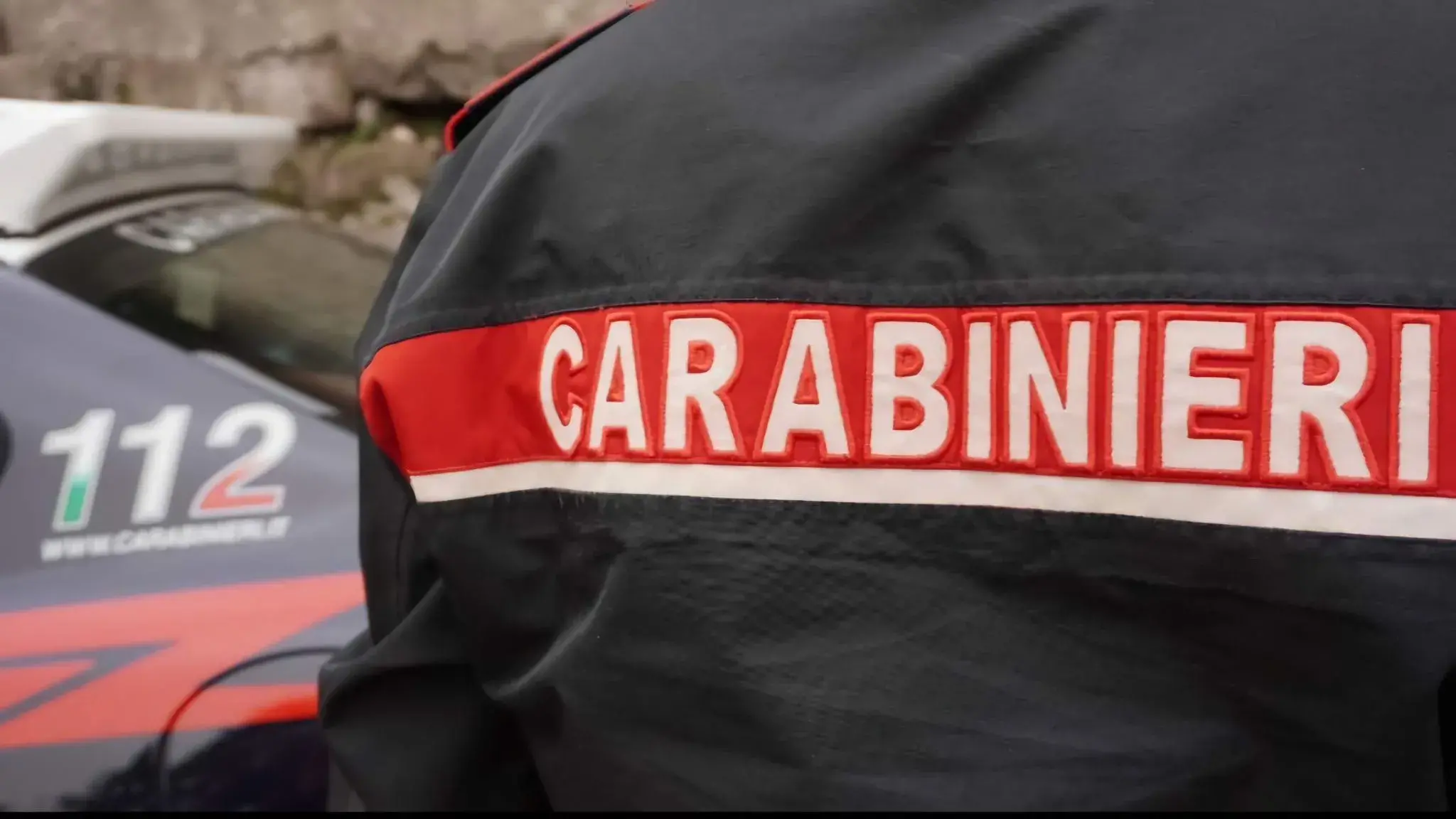 Minacce con il coltello al padre durante una lite: giovane arrestato a Sinnai
