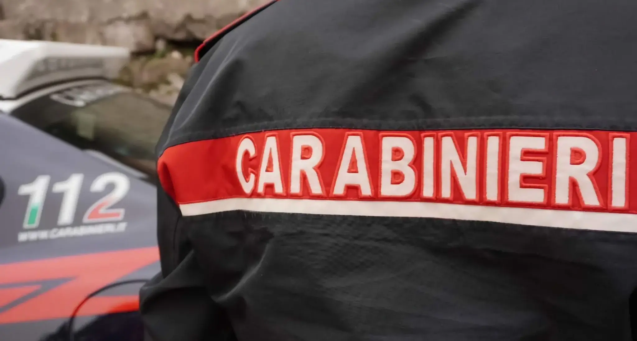 Minacce con il coltello al padre durante una lite: giovane arrestato a Sinnai