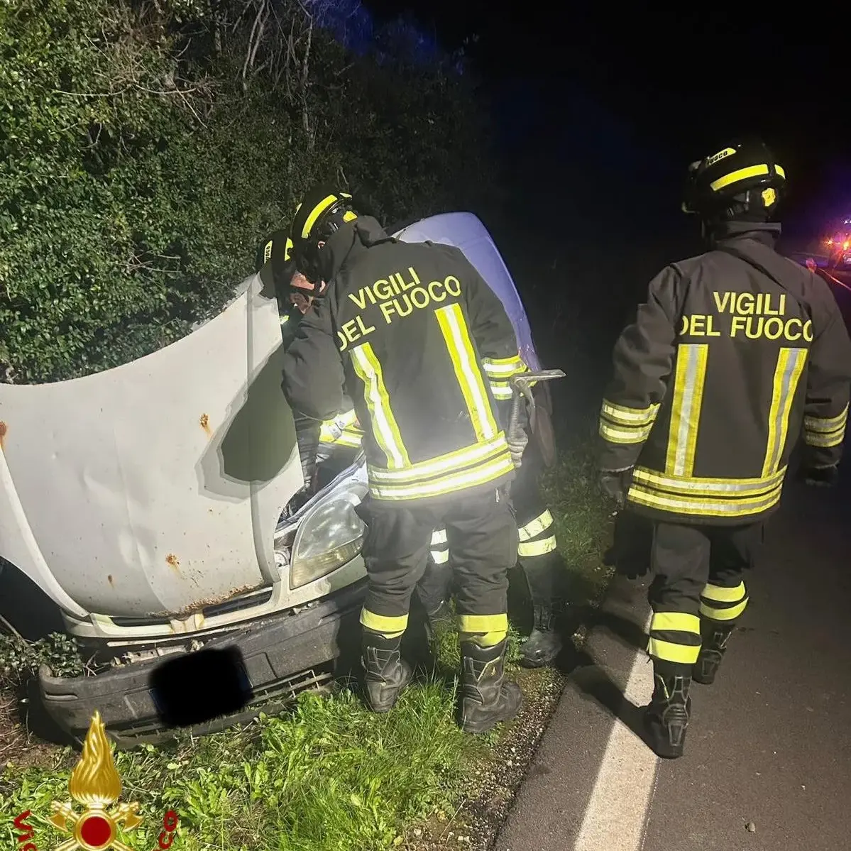 Incidente sulla SP 18 per Argentiera: auto e furgone fuori strada, 3 feriti