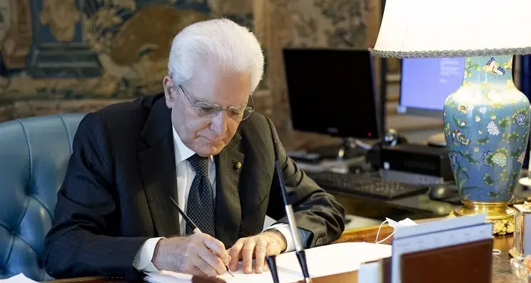 Il presidente Mattarella concede la grazia a cinque detenuti