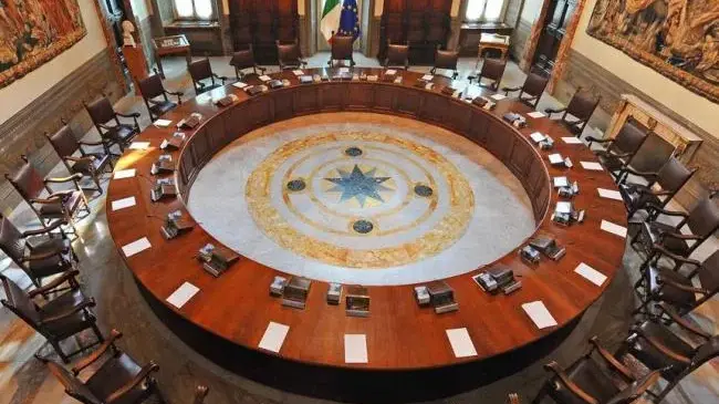 Rinnovabili, il Governo impugna le modifiche alla legge regionale sulle aree idonee