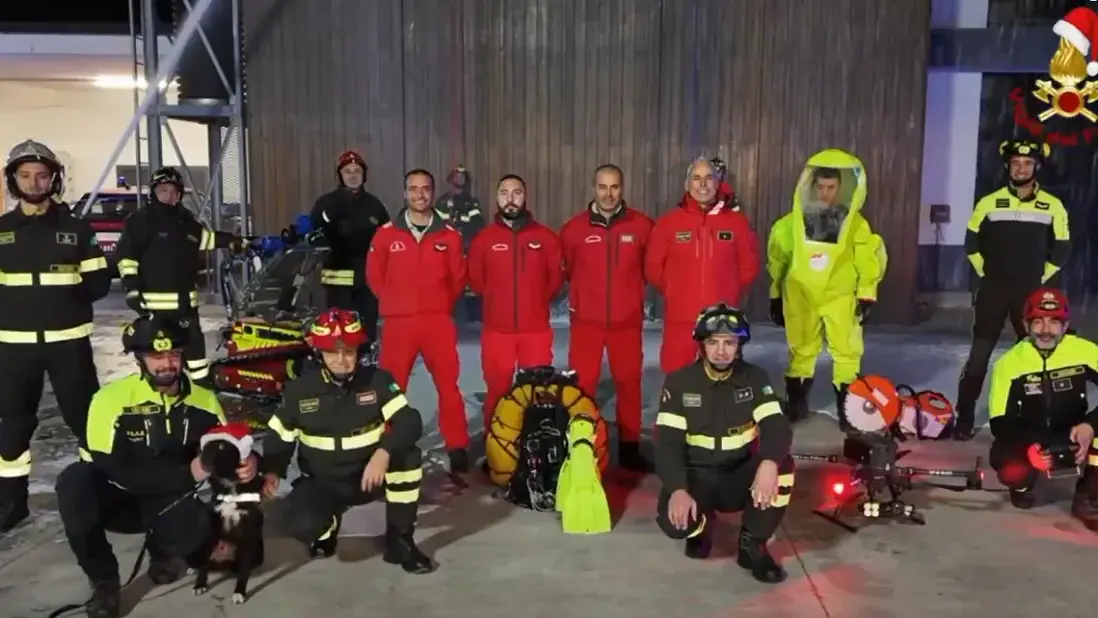 Gli auguri dei Vigili del fuoco di Sassari nel video delle feste