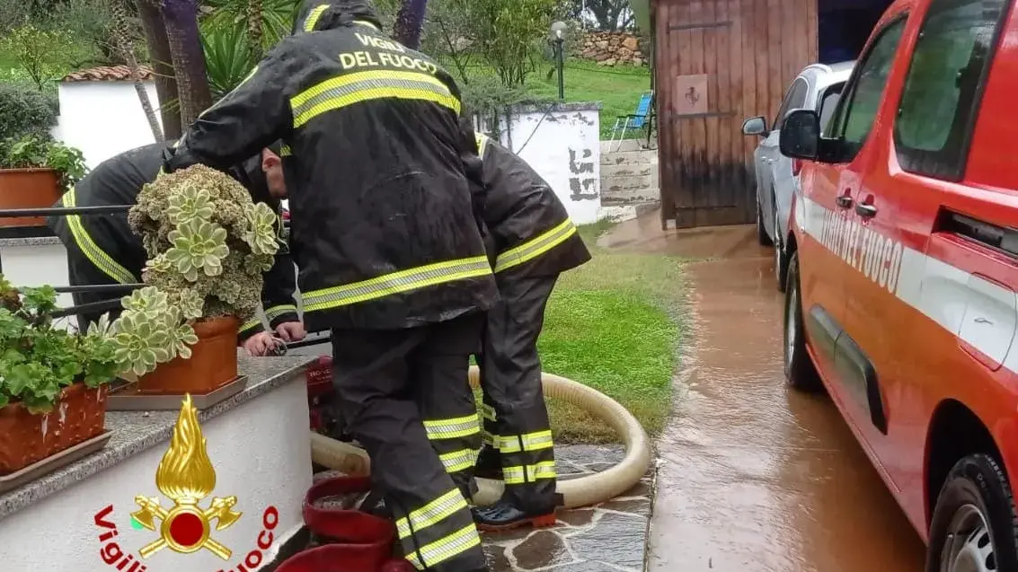 Maltempo in Sardegna: Vigili del fuoco in azione in Gallura e ad Alghero