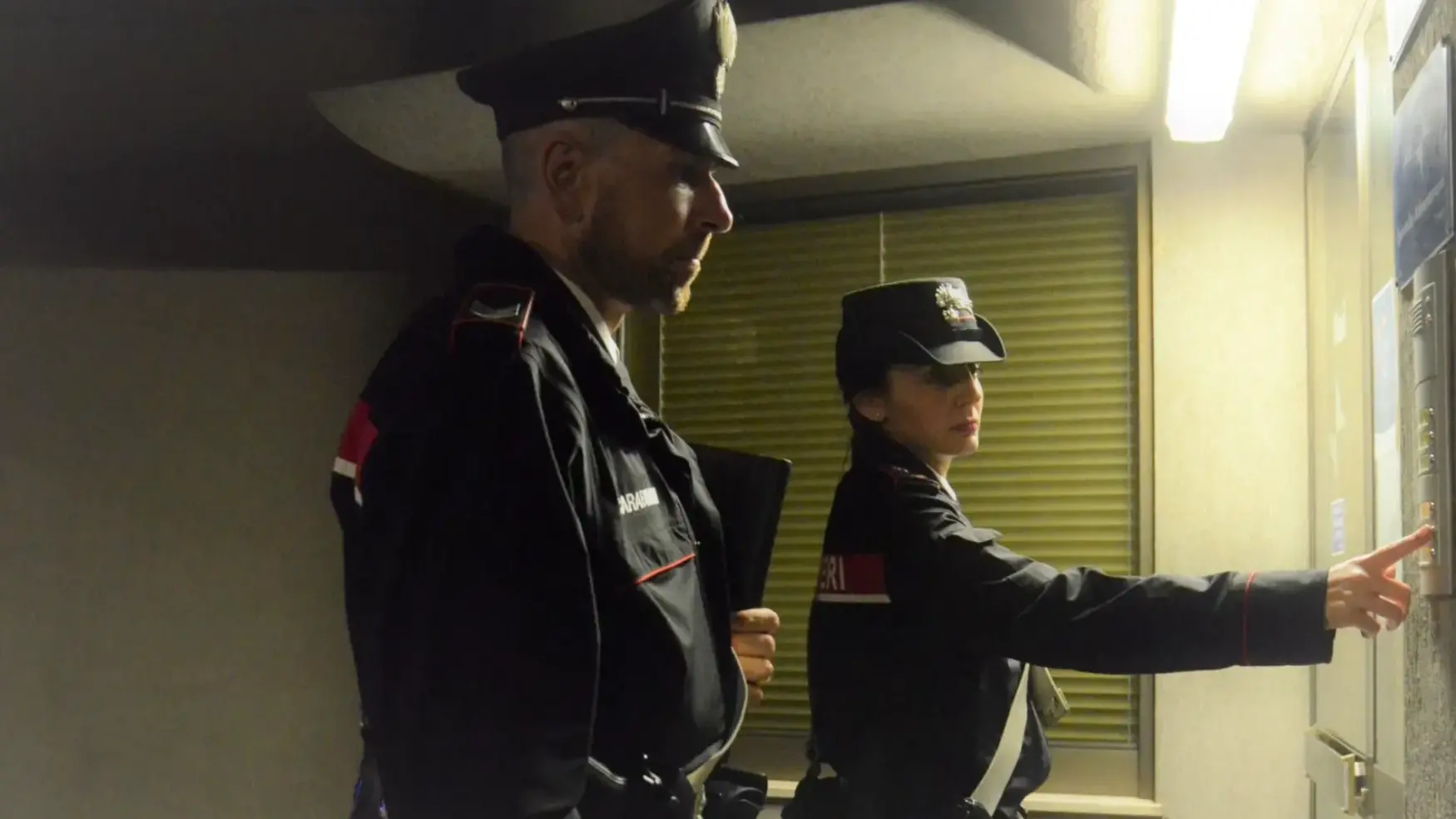 Violenze e minacce in casa, arrestato 34enne