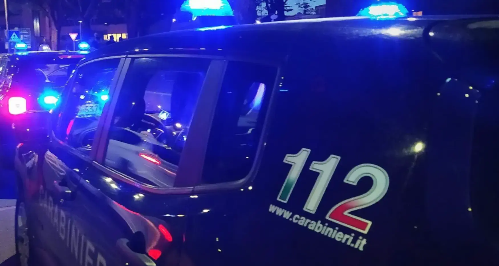 Con il volto coperto da una maschera e armato di pistola assalta un supermercato ad Alghero