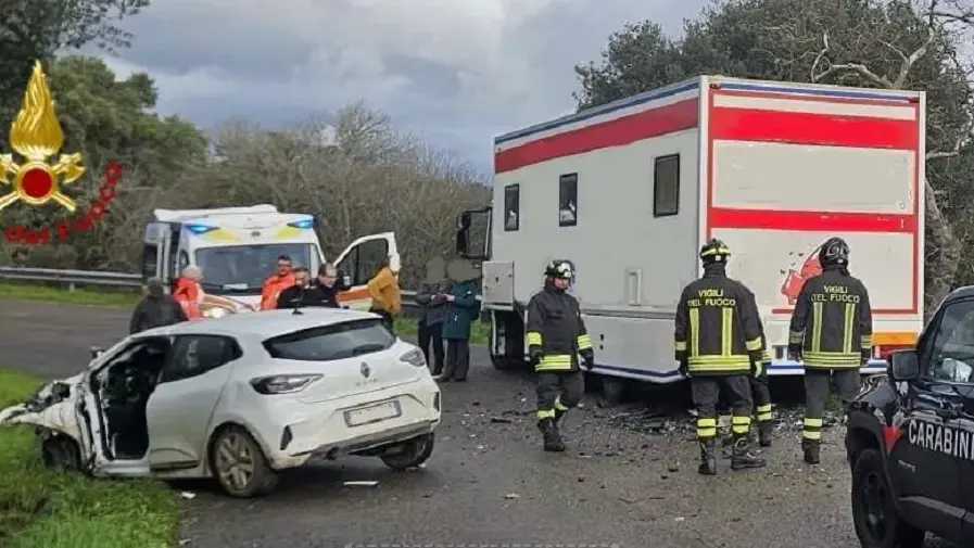 Incidente sulla provinciale 147 a Monti: due feriti
