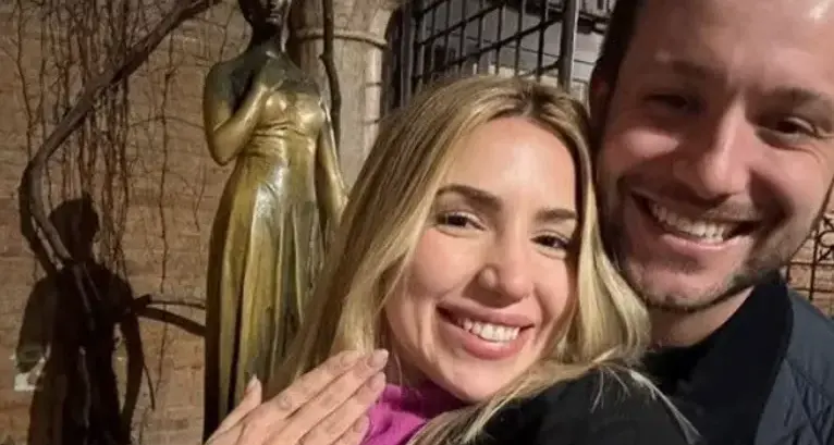 Milano, la polizia ritrova l’anello rubato: la proposta di matrimonio arriva in commissariato