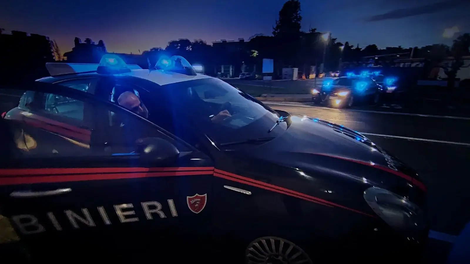 Cagliari. Giovane respinto dal locale scatena il caos in via Mameli: pugno al volto a un carabiniere