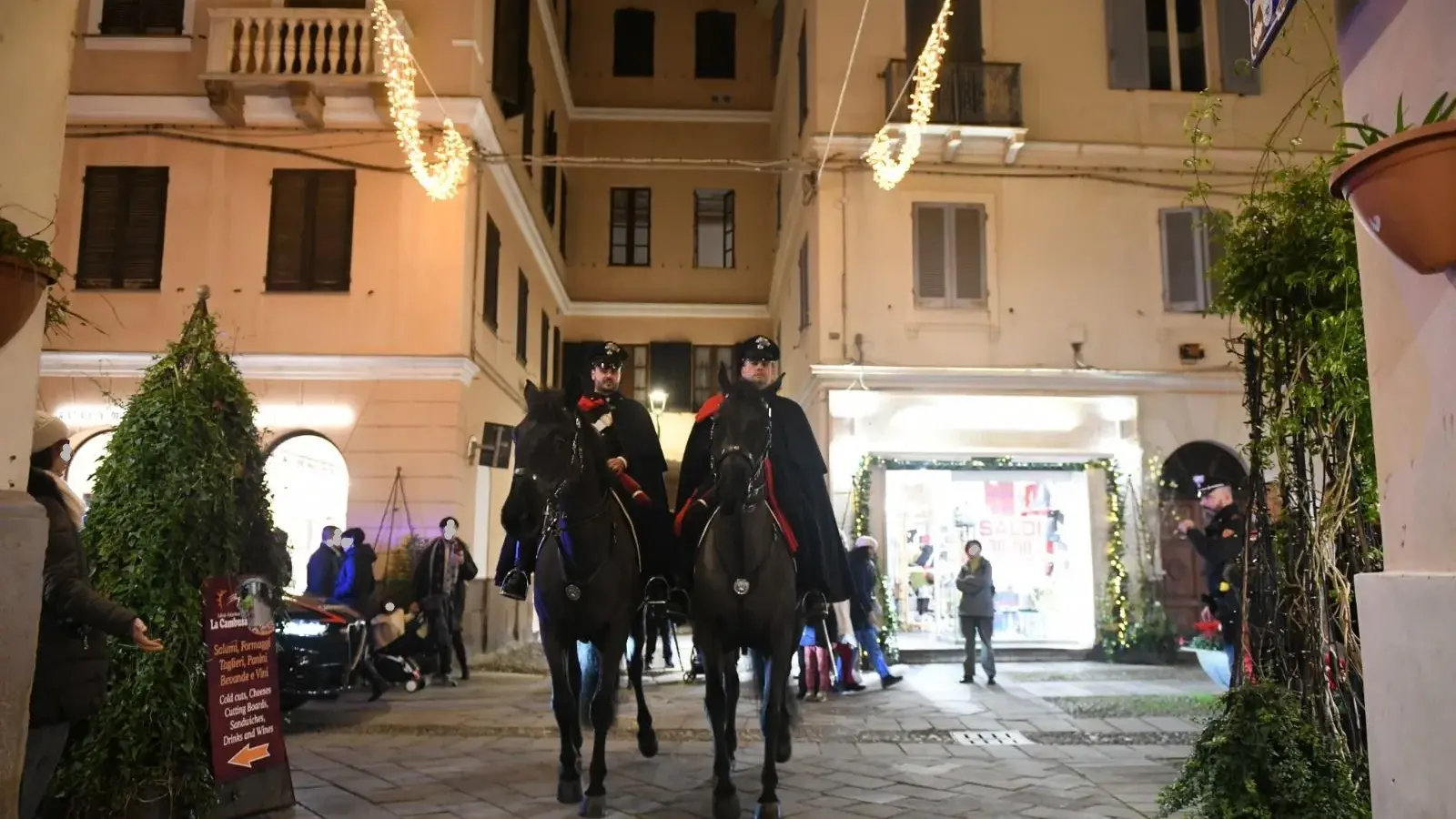 Alghero. Carabinieri a cavallo tra tradizione e modernità