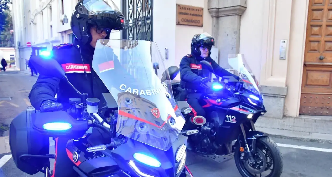 Furto e aggressione in centro: arrestato un 19enne a Cagliari