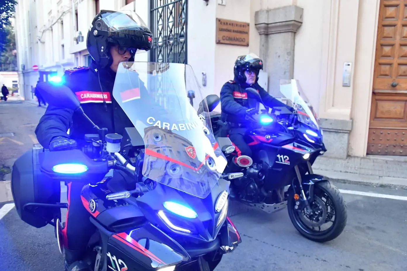 Furto e aggressione in centro: arrestato un 19enne a Cagliari
