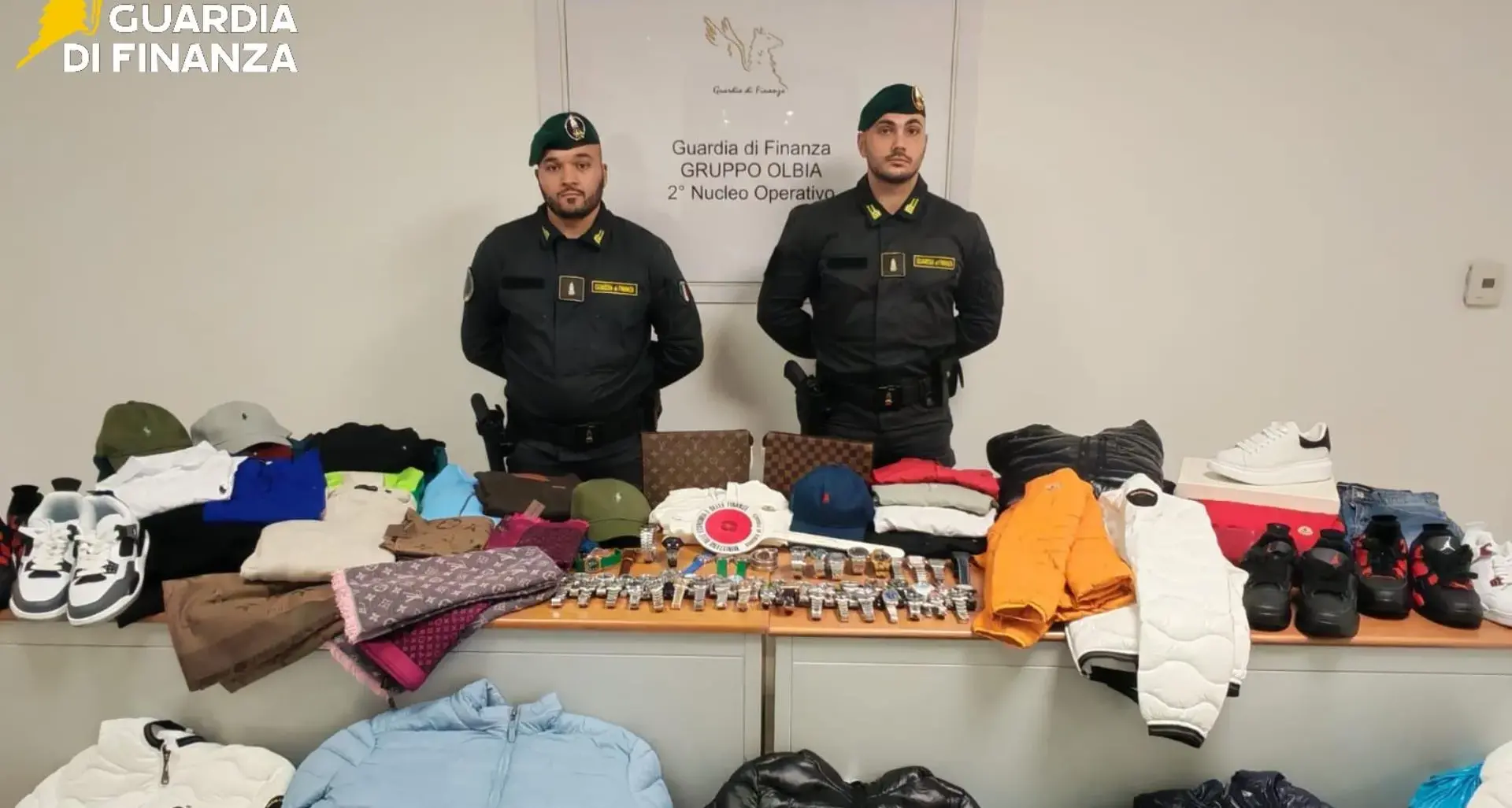 Sequestrati oltre 1.100 capi contraffatti a Olbia durante le festività | VIDEO