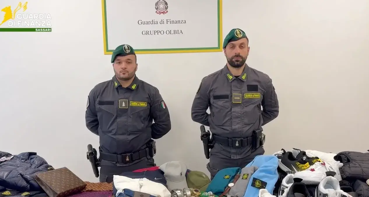 Operazione anti-contraffazione a Olbia: denunciati due venditori