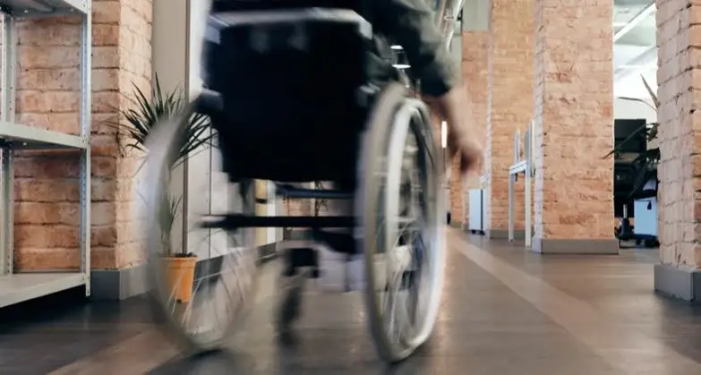 Alghero. Affetta da Sla ottiene comunicatore oculare: carrozzina in arrivo entro gennaio